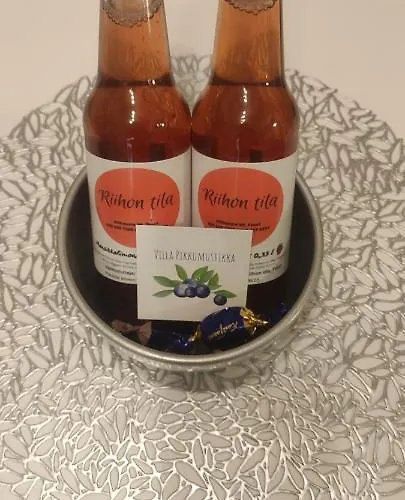 Pikkumustikka Тёуся